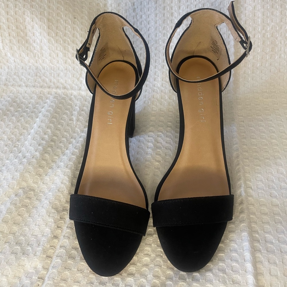 Madden Girl Women’s Bella Block Heeled Sandal, Black Suede Size 8